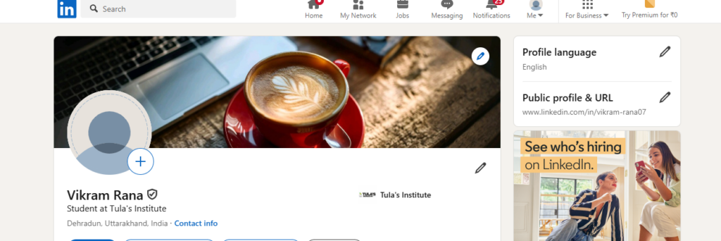 Visual guide on how to personalize your LinkedIn URL, explaining how to create profile on LinkedIn profile and how to create a LinkedIn profile for a more professional online presence.